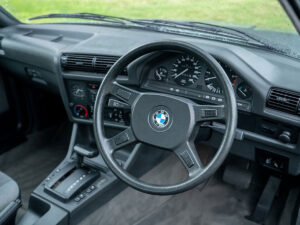 BMW 318i-03